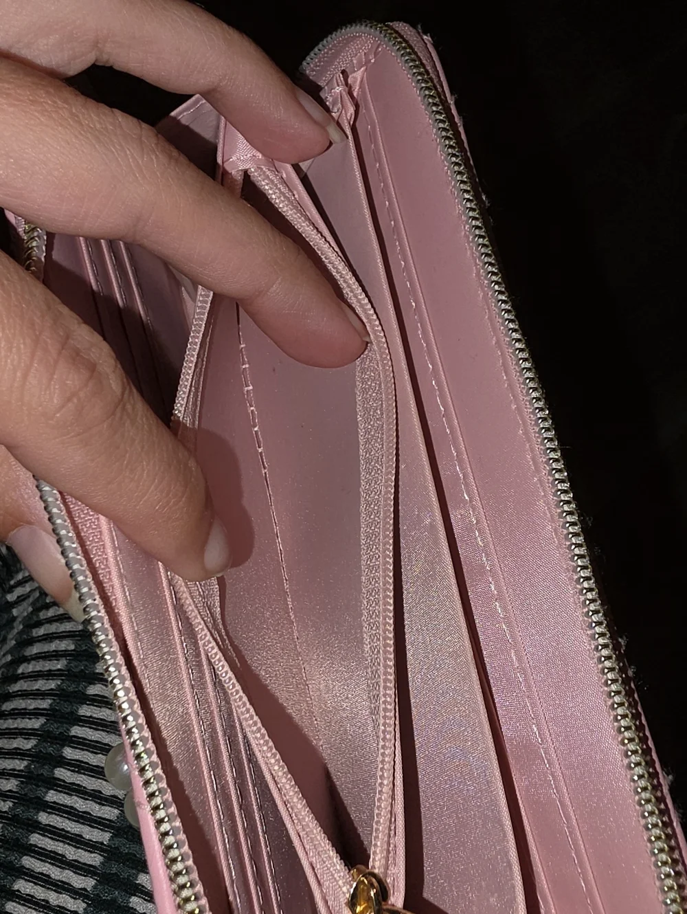 Zip Closure Pink And Pearl Wallet!! Large, Lots Of Storage, Like New